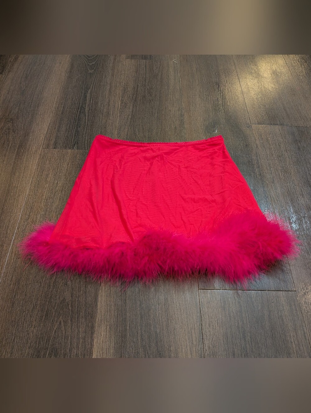Sugar Thrillz sz. S hot pink feather trim skirt